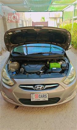 هیوندای ئەکسنت هاچباک